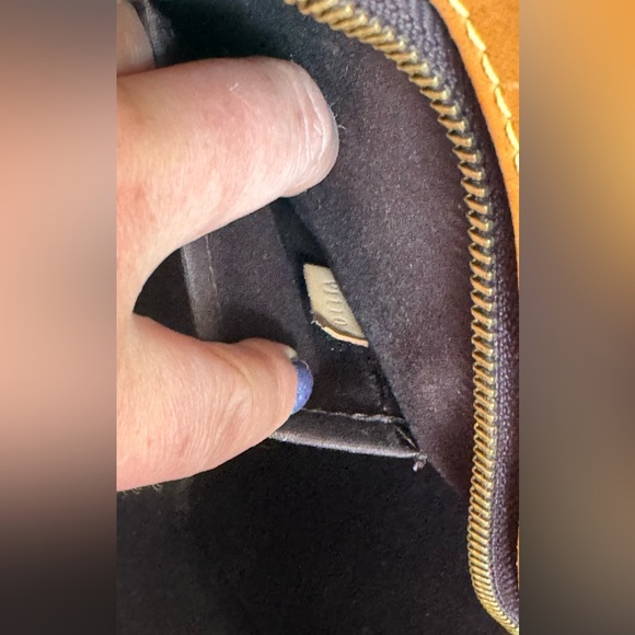 Louis Vuitton Brea MM - Picture 13 of 15